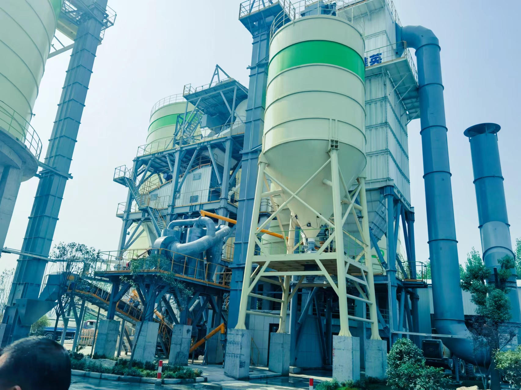 服務(wù)客戶，為了客戶，實(shí)現(xiàn)價(jià)值！